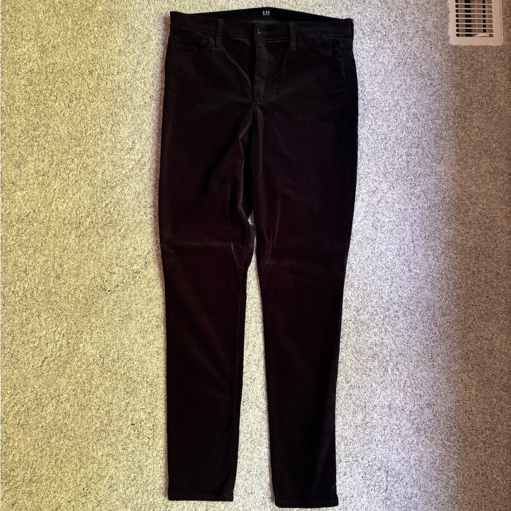 GAP Black Velvet Skinny Jeans Sleek and Stylish